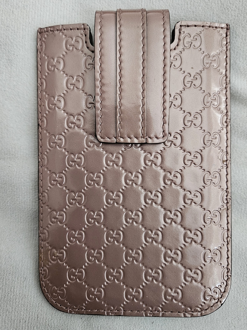 Authentic Gucci Rose Gold Metallic Embossed Slim Leather Case